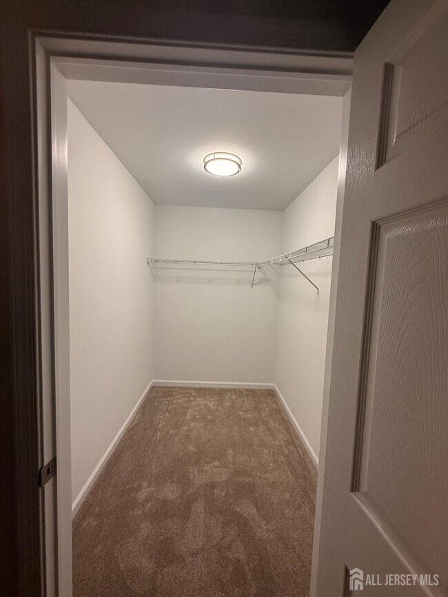 Building Photo - 1217 Waterford Dr