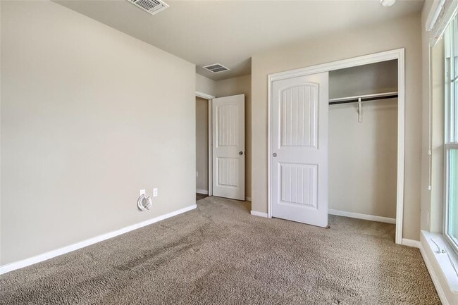 Building Photo - 102 Sulphur River Lp