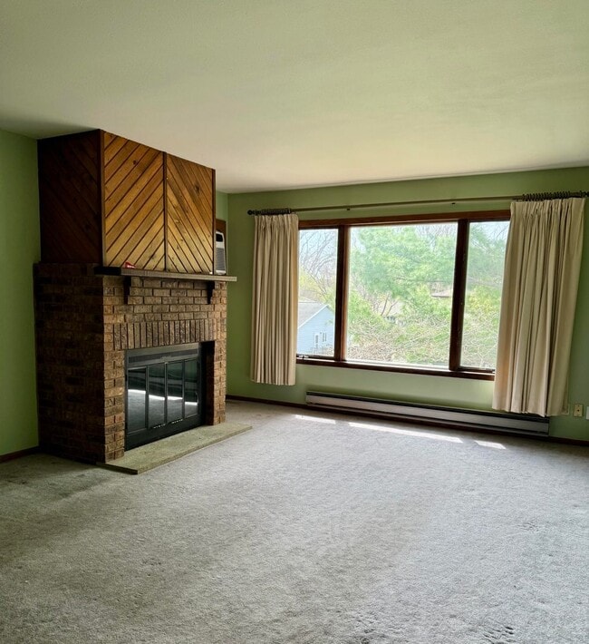 Building Photo - 606 Vilas St