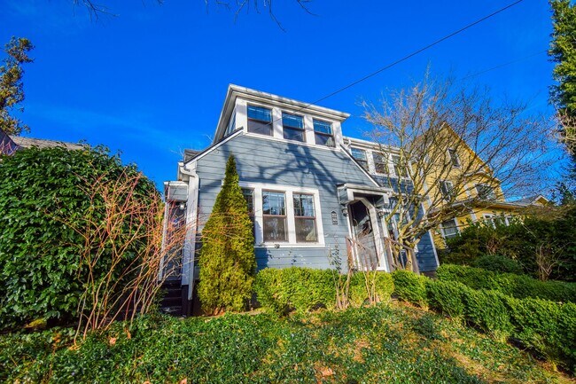 Building Photo - CLA2613-2615