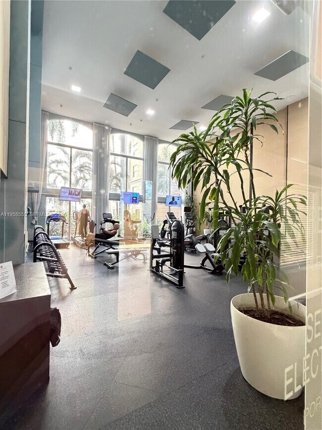 Building Photo - 17150 N Bay Rd