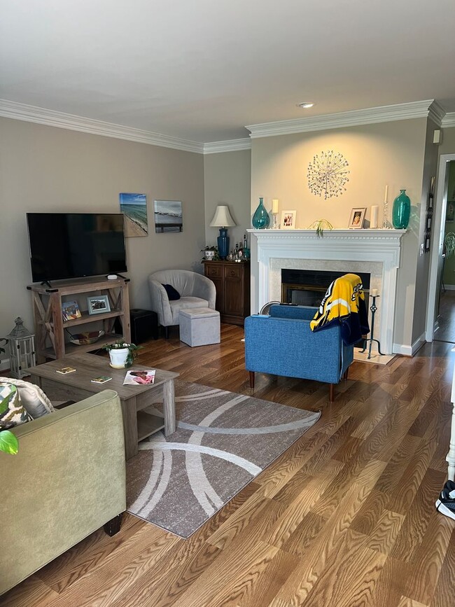Building Photo - Charming Condo for Rent in River Plantatio...