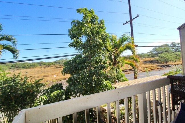 Building Photo - Upper Level- Unfurnished Kihei Villages Co...