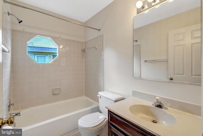 Building Photo - 5964 Norham Dr