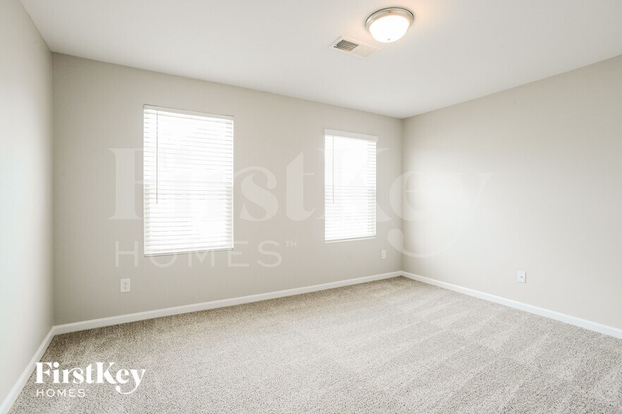 Building Photo - 9628 Hamel St