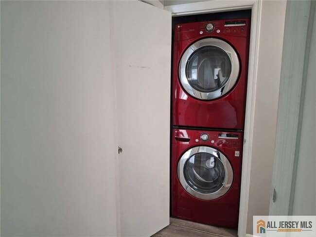 Building Photo - 49 Farnham Square