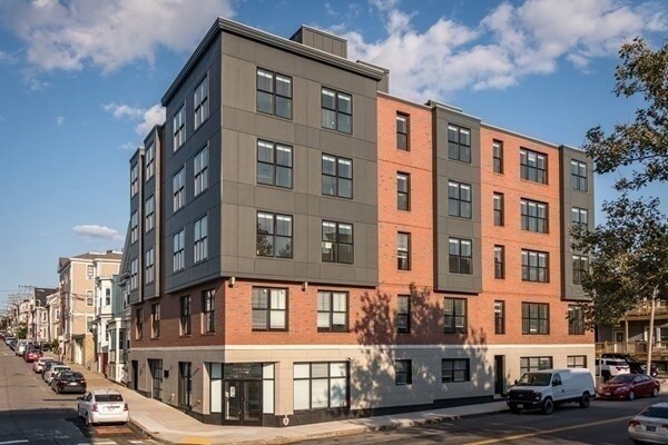 Building Photo - 425 Border St
