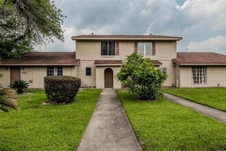 Building Photo - 1803 Country Village Blvd