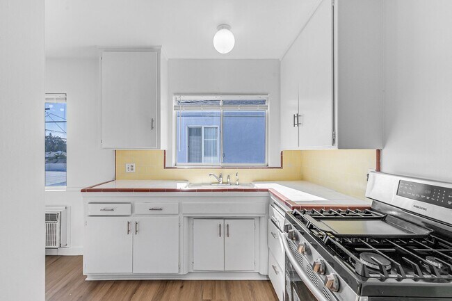 Building Photo - 6120 Radford Ave