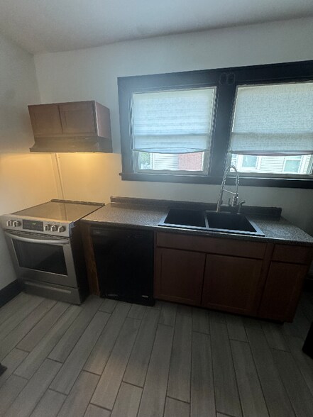 Building Photo - 1516 Carolina Ave