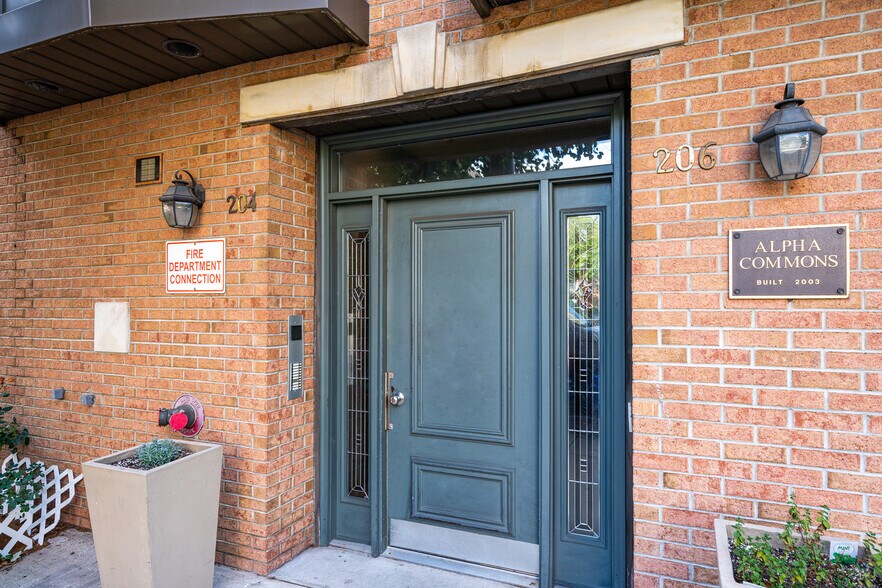 Front entrance - 204 Jackson St