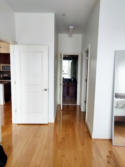 Building Photo - 1210 R St NW