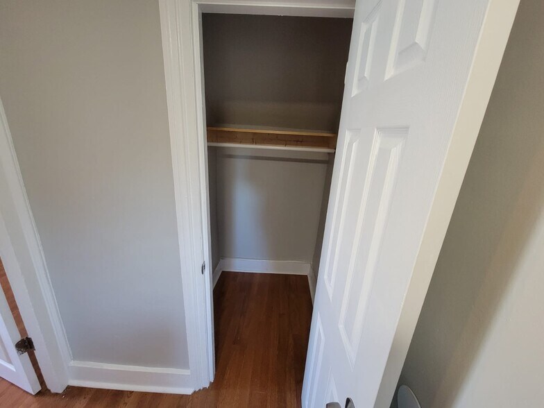 Building Photo - 505 Quinnipiac Ave