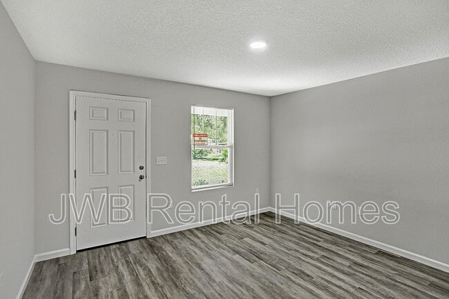 Building Photo - 8120 Mariner St