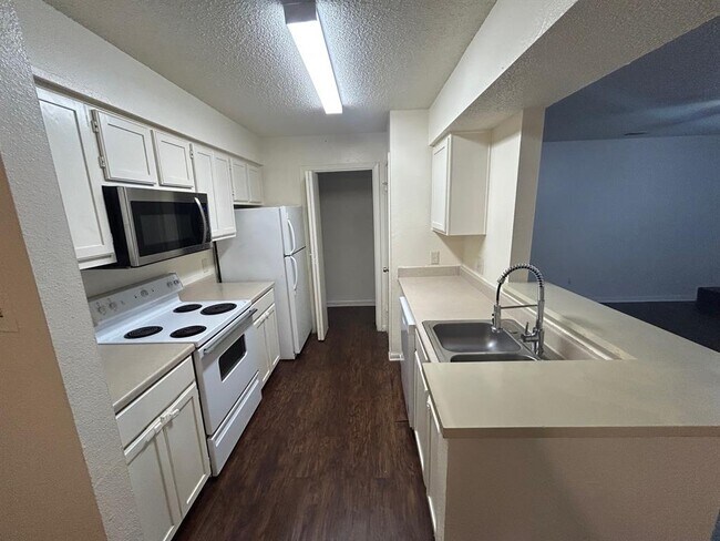 Building Photo - 8812 Schick Rd