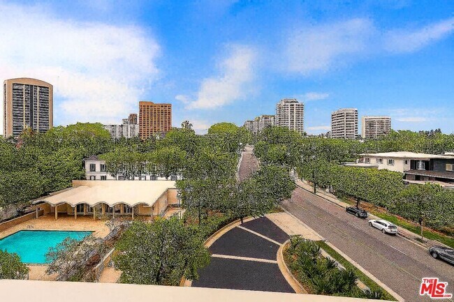 Building Photo - 1333 S Beverly Glen Blvd