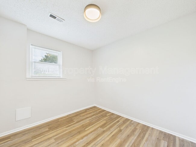 Building Photo - 3104 Orville Ave