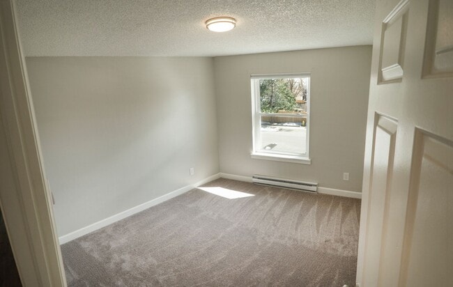Building Photo - 1630 Hastings Dr