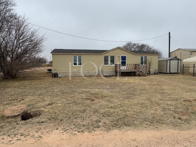 Primary Photo - 3/2 with Carport - Country Living in Roose...