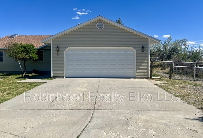 Building Photo - 132 Flora Pl