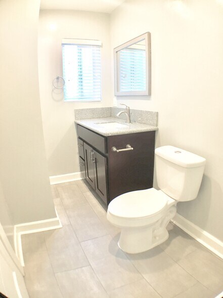 Building Photo - 1329 5th Ave