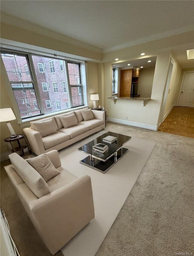 Building Photo - 210 Pelham Rd