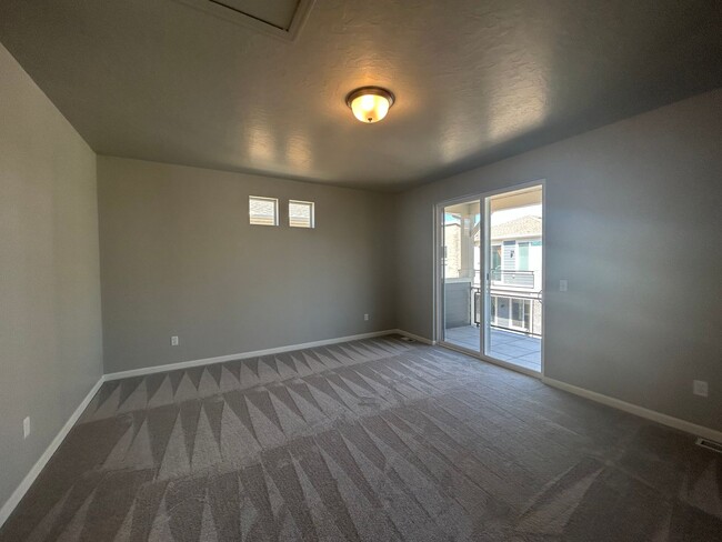 Building Photo - 3 Bedroom 3 Bathroom Home in Farmington Utah!