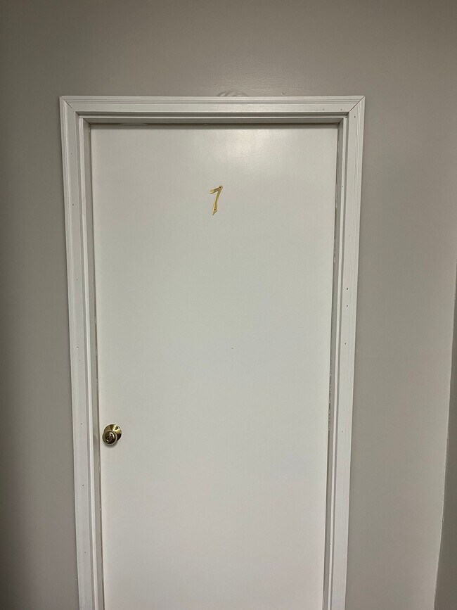 Building Photo - Utilities included!