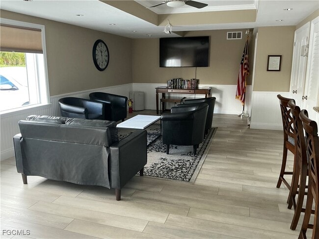 Building Photo - 2885 Palm Beach Blvd