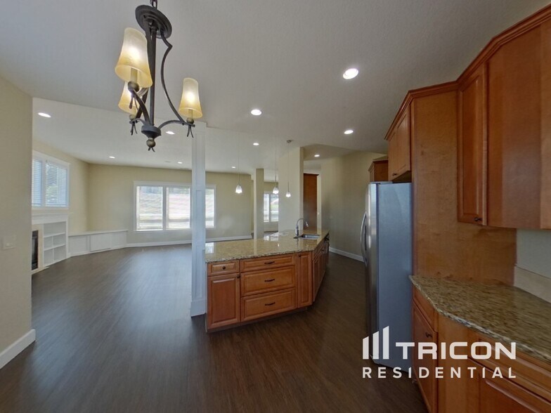 Building Photo - 3993 NW Currawong Ct