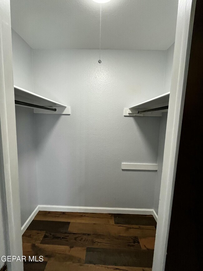 Building Photo - 6700 Escondido Dr