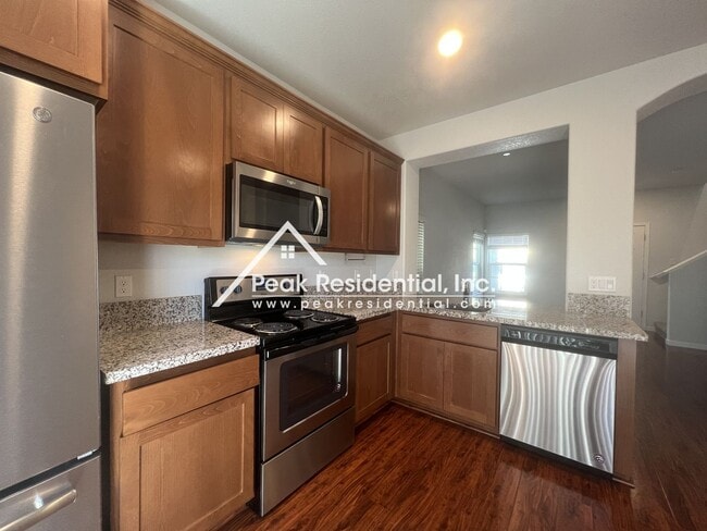 Building Photo - Newer 3bd/2.5 ba Home with 1 Car Garage in Gated Community