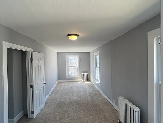 Building Photo - This 3 Bedroom home on the north end