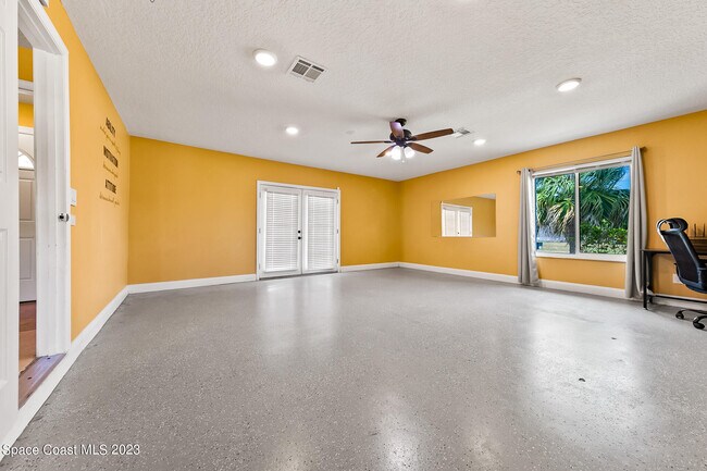 Building Photo - 1796 Dwyer Pl NE