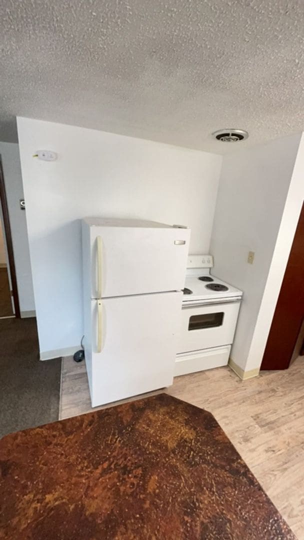 Building Photo - PRICE REDUCED + $500 OFF Firtst Months rent = Leasing Win!