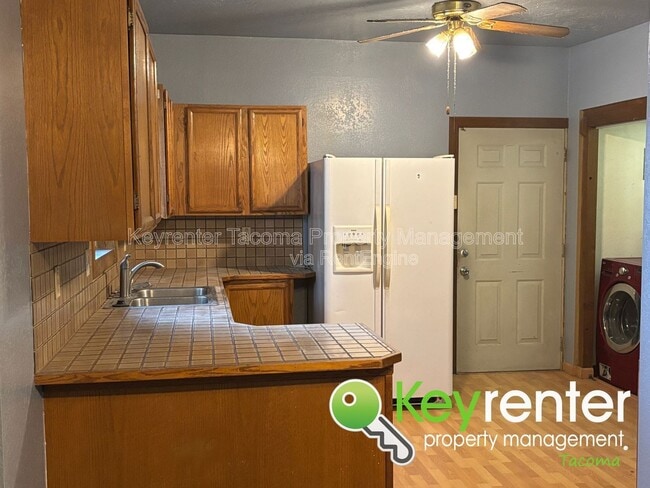 Building Photo - 1541 S Ridgewood Ave