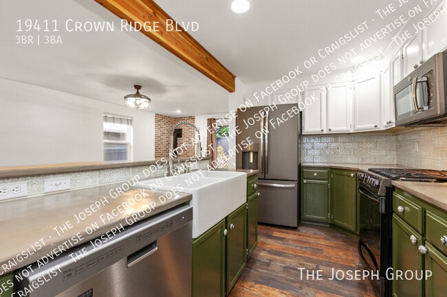 Building Photo - 19411 Crown Ridge Blvd