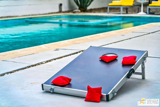 Building Photo - 400 E Glen Cir S