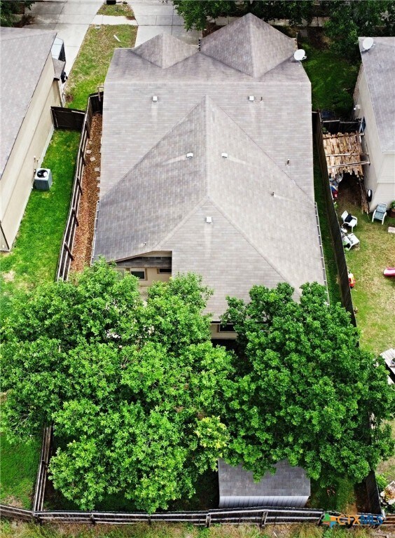 Building Photo - 2384 Medina Dr