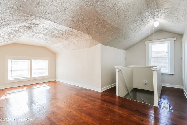Building Photo - 110 S 41st St
