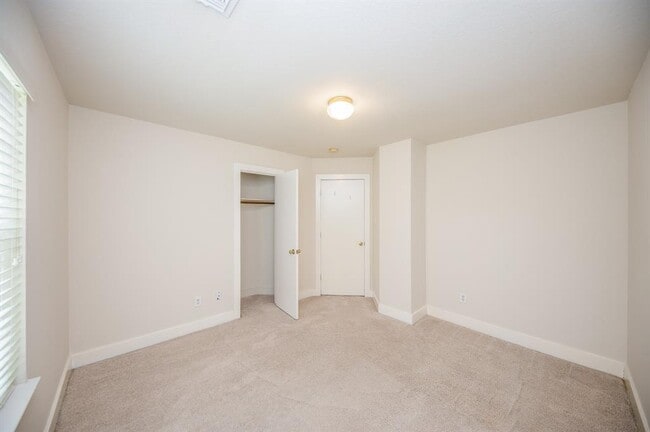 Building Photo - 5839 Sonoma Ridge