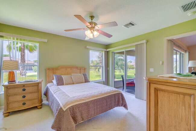 Building Photo - 15870 SW 16th Avenue Rd