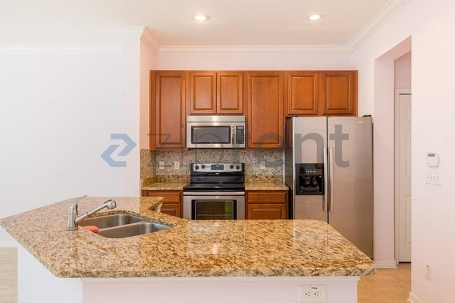 Building Photo - 7569 Tamarind Ave