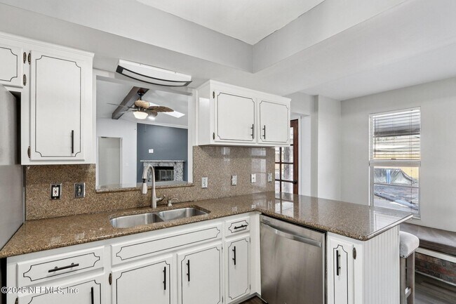 Building Photo - 1854 Lakotna Dr