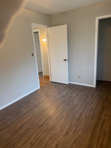 Building Photo - 915 W Shenandoah Dr