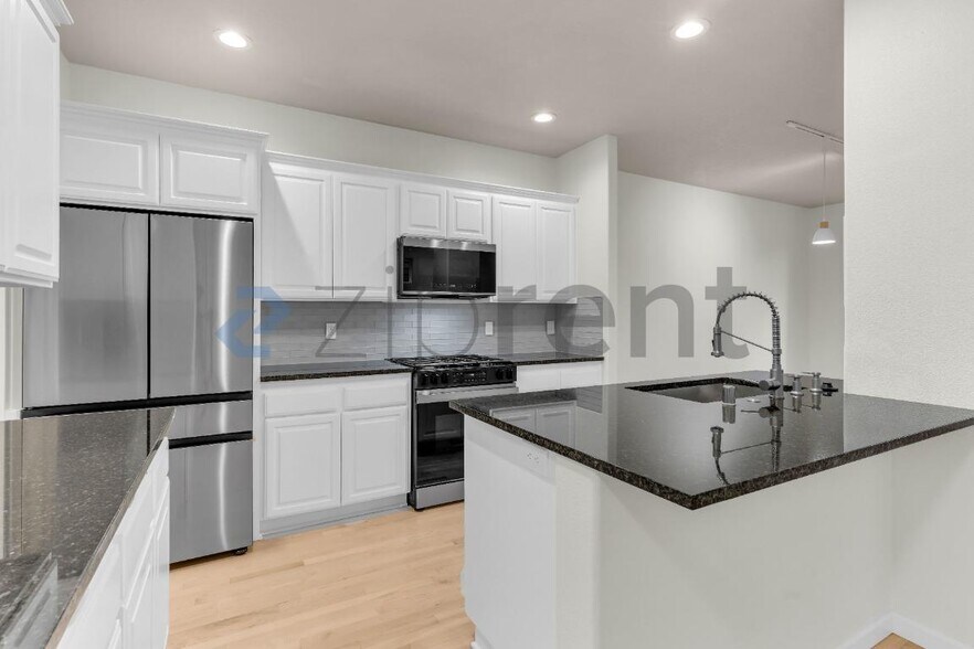 Building Photo - 3785 Wild Rose Loop