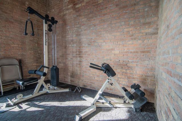 Building Photo - 2 bedroom in CHICAGO IL 60647