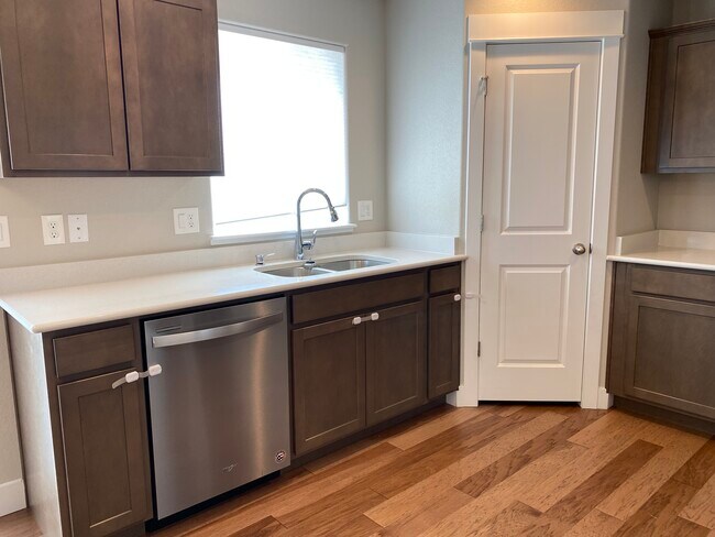 Building Photo - 2914 Loot Dr