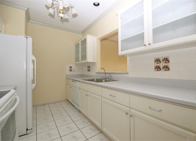 Building Photo - 6000 Reims Rd