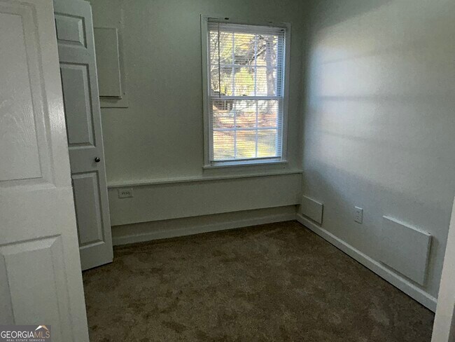 Building Photo - 155 Fay Dr